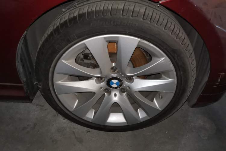 Used BMW 3 Series 2010 320i Luxury Model Right Front Wheel Hub