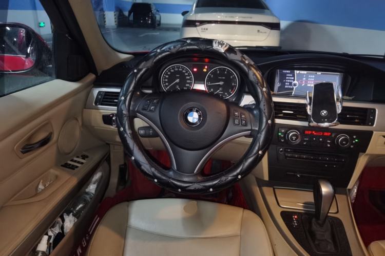 Used BMW 3 Series 2010 320i Luxury Model Steering Wheel