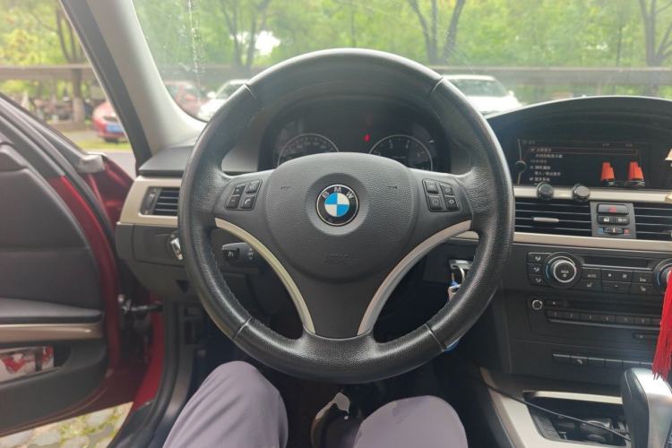 Used BMW 3 Series 2010 320i Luxury Model Steering Wheel