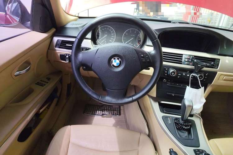 Used BMW 3 Series 2010 320i Luxury Model Steering Wheel