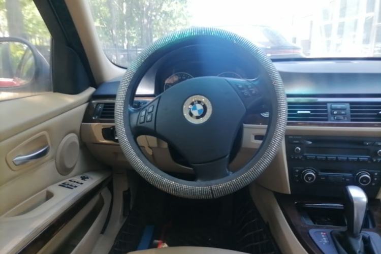 Used BMW 3 Series 2010 320i Luxury Model Steering Wheel