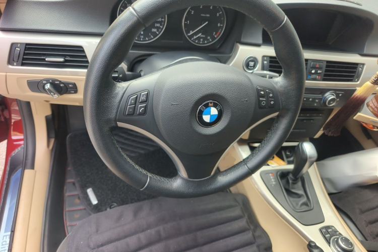 Used BMW 3 Series 2010 320i Luxury Model Steering Wheel