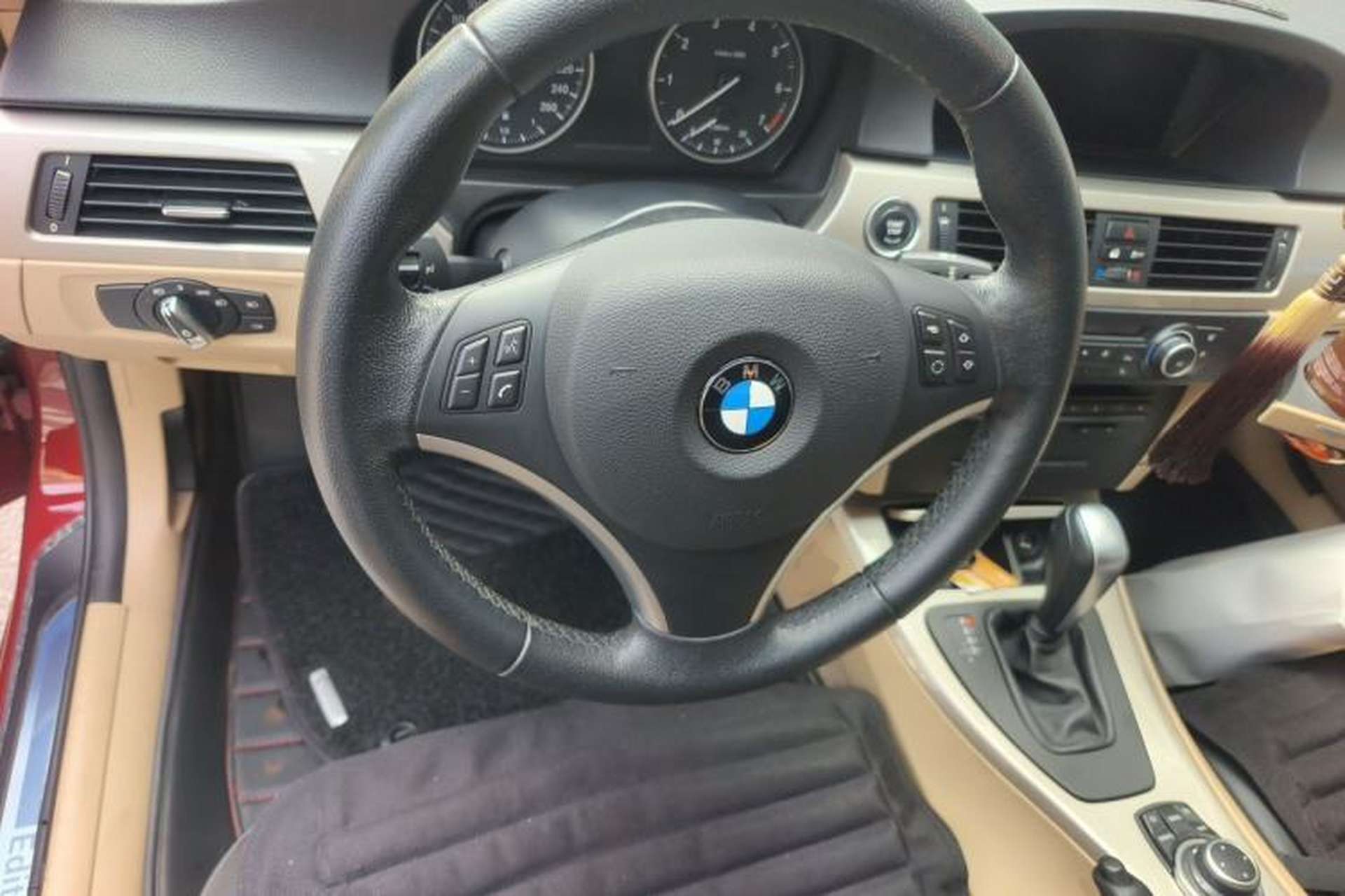 Used BMW 3 Series 2010 320i Luxury Model Steering Wheel