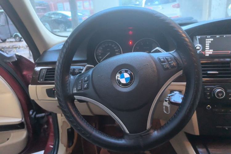 Used BMW 3 Series 2010 325i Luxury Edition Steering Wheel