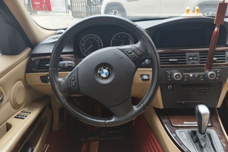 Used BMW 3 Series 2010 320i Luxury Model Steering Wheel