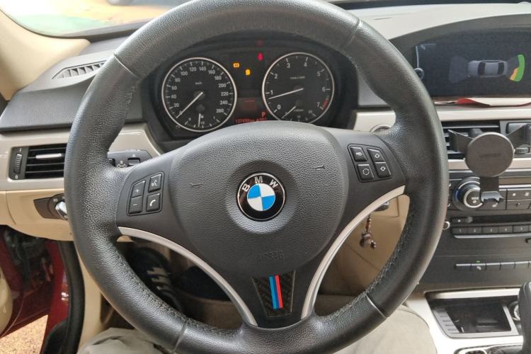 Used BMW 3 Series 2010 320i Luxury Model Steering Wheel