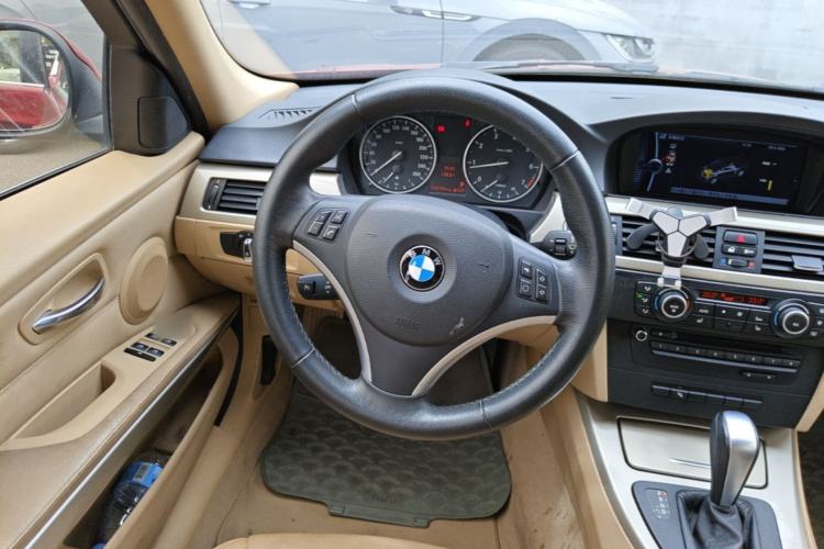 Used BMW 3 Series 2010 320i Luxury Model Steering Wheel