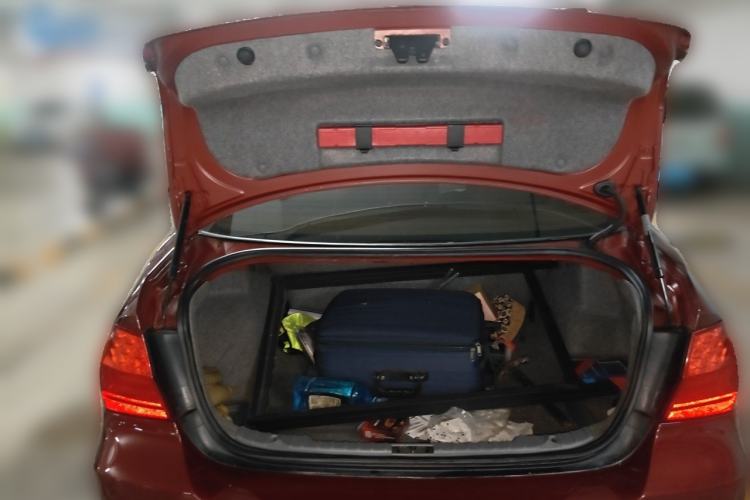 Used BMW 3 Series 2010 320i Luxury Model Trunk