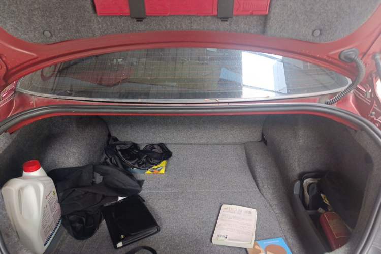 Used BMW 3 Series 2010 320i Luxury Model Trunk