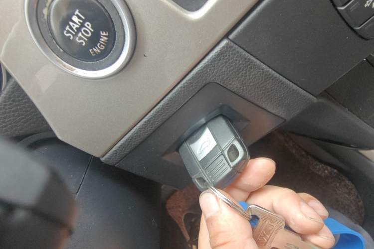 Used BMW 3 Series 2010 320i Luxury Model Vehicle Key