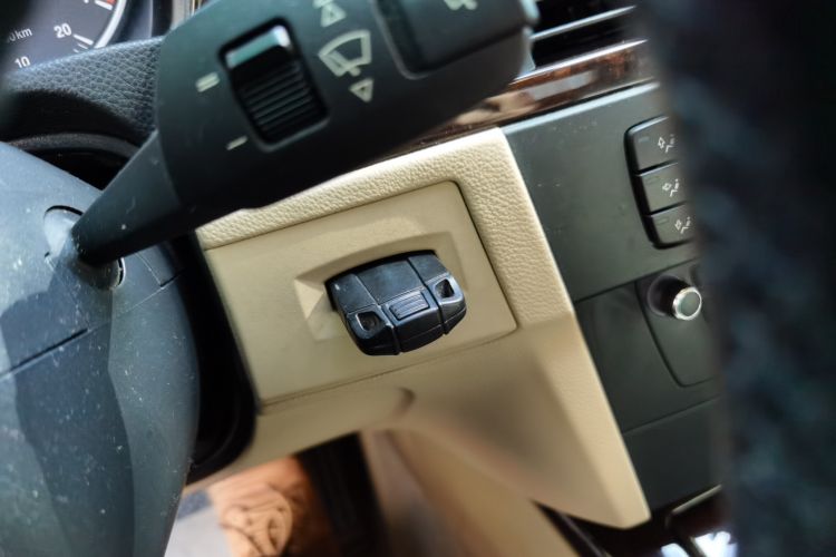 Used BMW 3 Series 2010 320i Luxury Model Vehicle Key