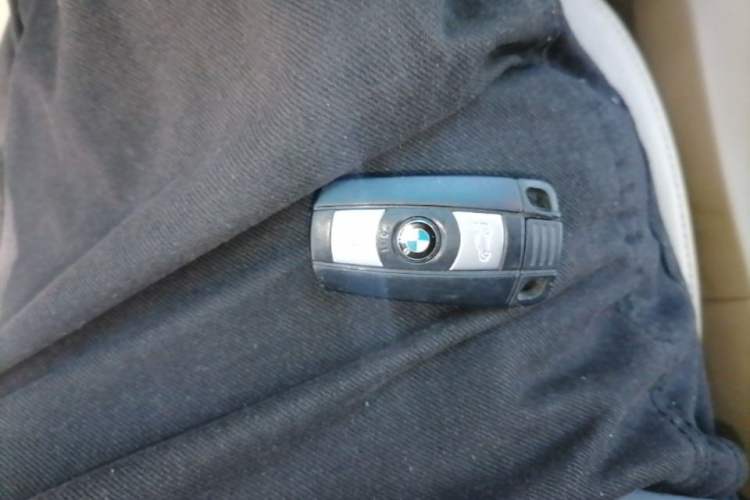 Used BMW 3 Series 2010 320i Luxury Model Vehicle Key
