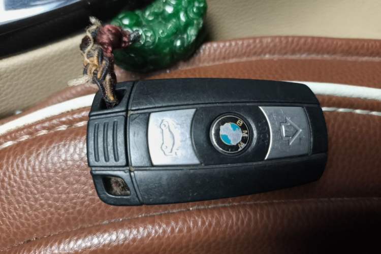 Used BMW 3 Series 2010 320i Luxury Model Vehicle Key