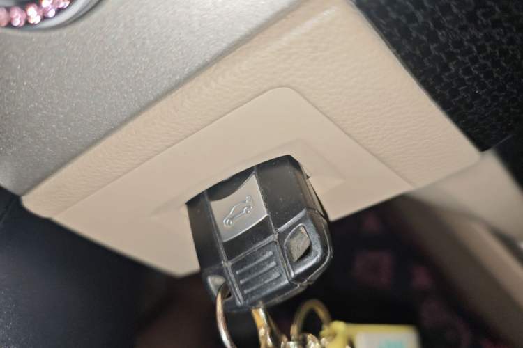 Used BMW 3 Series 2010 320i Luxury Model Vehicle Key