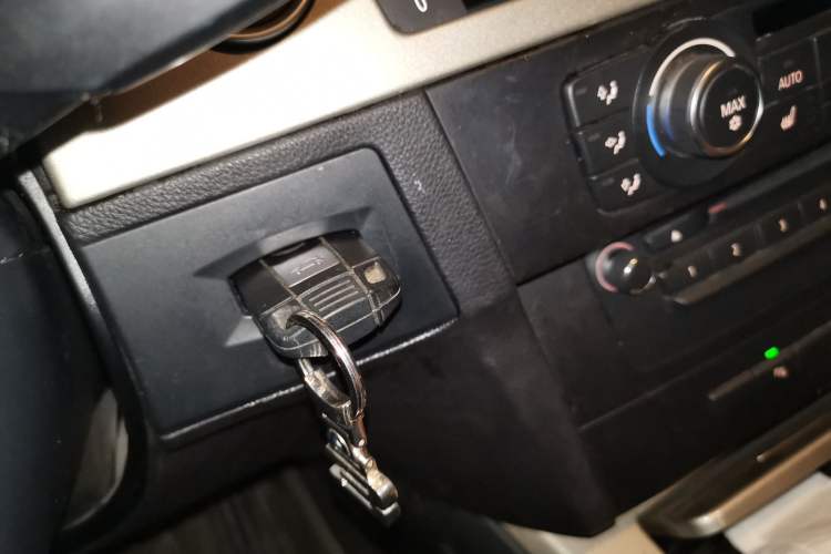 Used BMW 3 Series 2010 320i Luxury Model Vehicle Key