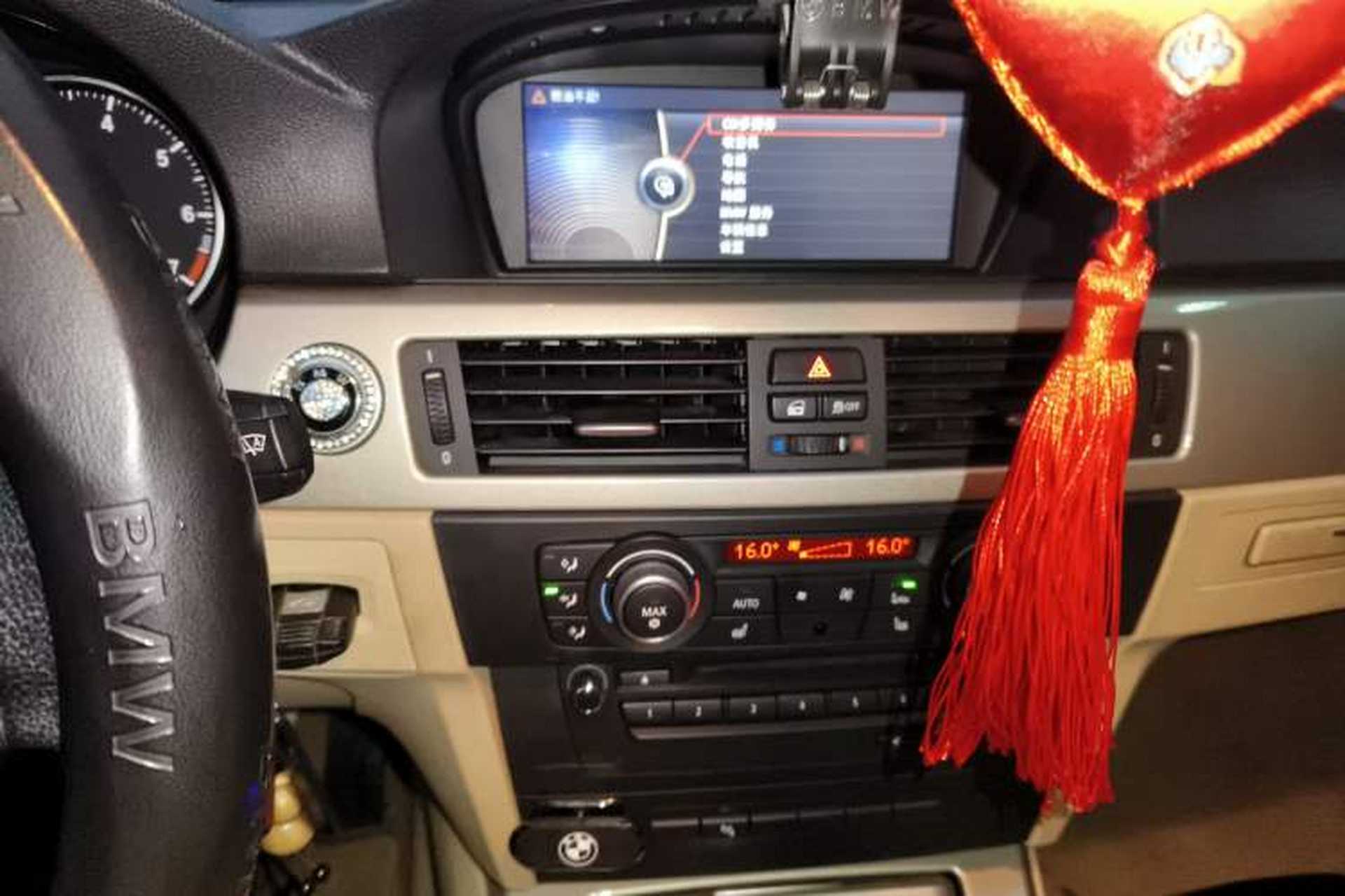 Used BMW 3 Series 2010 320i Luxury Model Audio And AC Panel