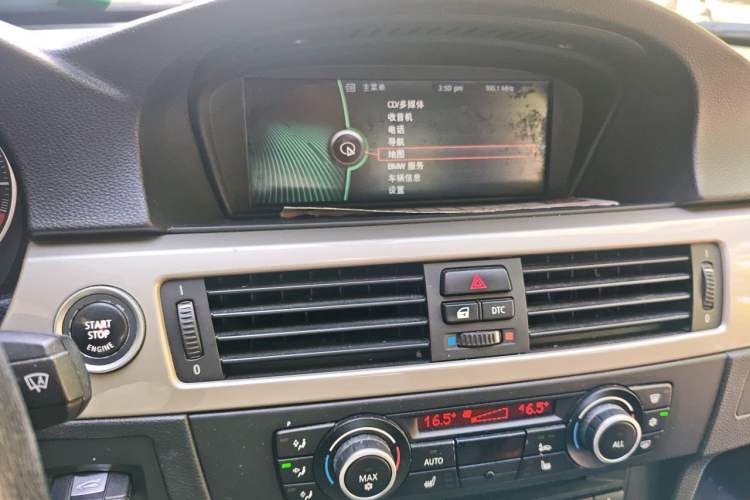 Used BMW 3 Series 2010 320i Luxury Model Audio And AC Panel