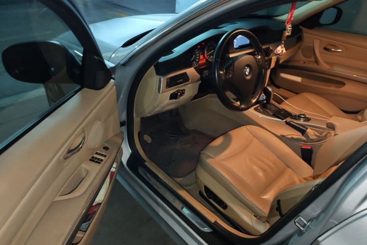 Used BMW 3 Series 2010 320i Luxury Model Driver Seat