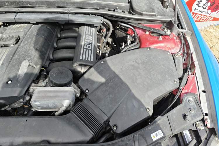 Used BMW 3 Series 2010 325i Sport Edition Engine Bay Left