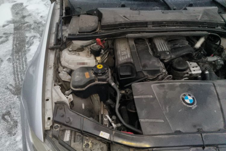 Used BMW 3 Series 2010 320i Luxury Model Engine Bay Right