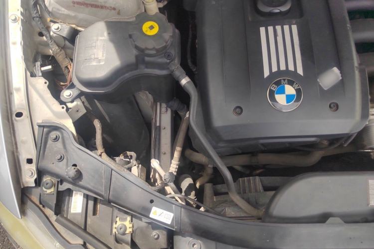Used BMW 3 Series 2010 325i Luxury Model Engine Bay Right