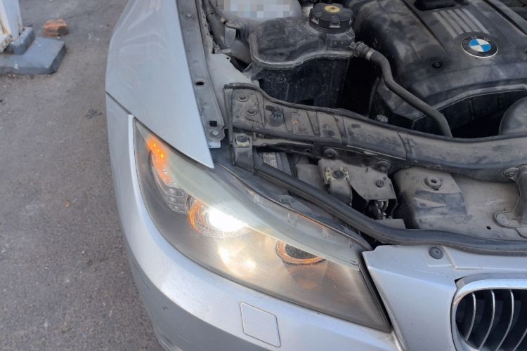 Used BMW 3 Series 2010 325i Sport Edition Engine Bay Right