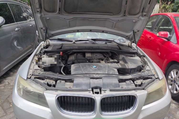 Used BMW 3 Series 2010 318i Leading Model Engine Bay