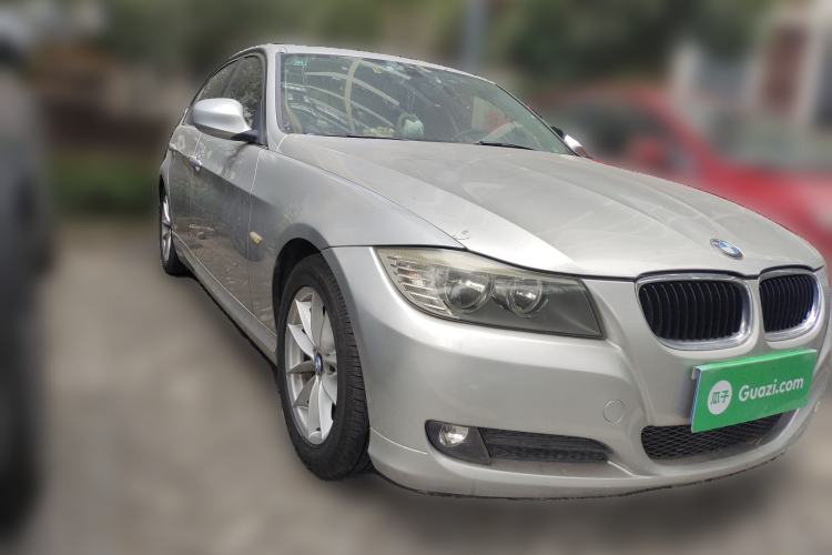 Used BMW 3 Series 2010 318i Leading Model Front Right 45 Deg