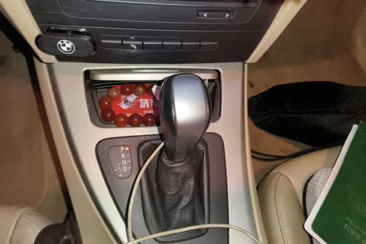 Used BMW 3 Series 2010 320i Luxury Model Gear Lever