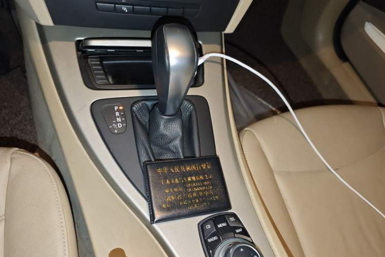 Used BMW 3 Series 2010 320i Luxury Model Gear Lever