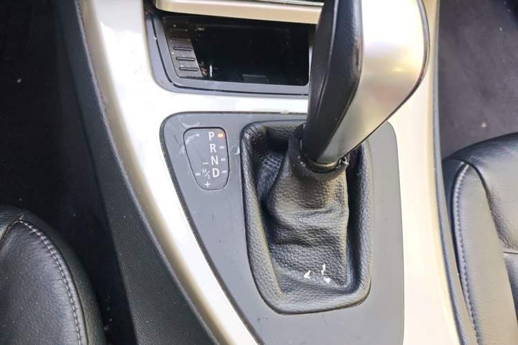 Used BMW 3 Series 2010 320i Luxury Model Gear Lever
