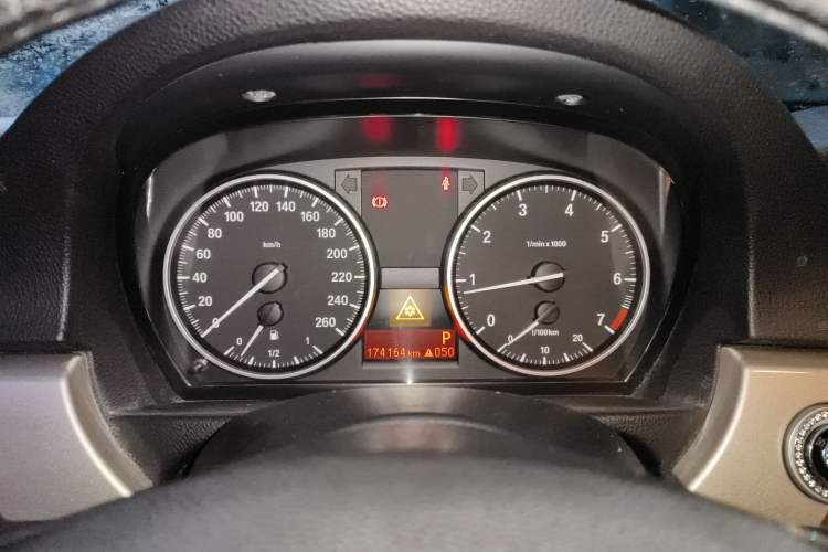Used BMW 3 Series 2010 320i Luxury Model Instrument Cluster