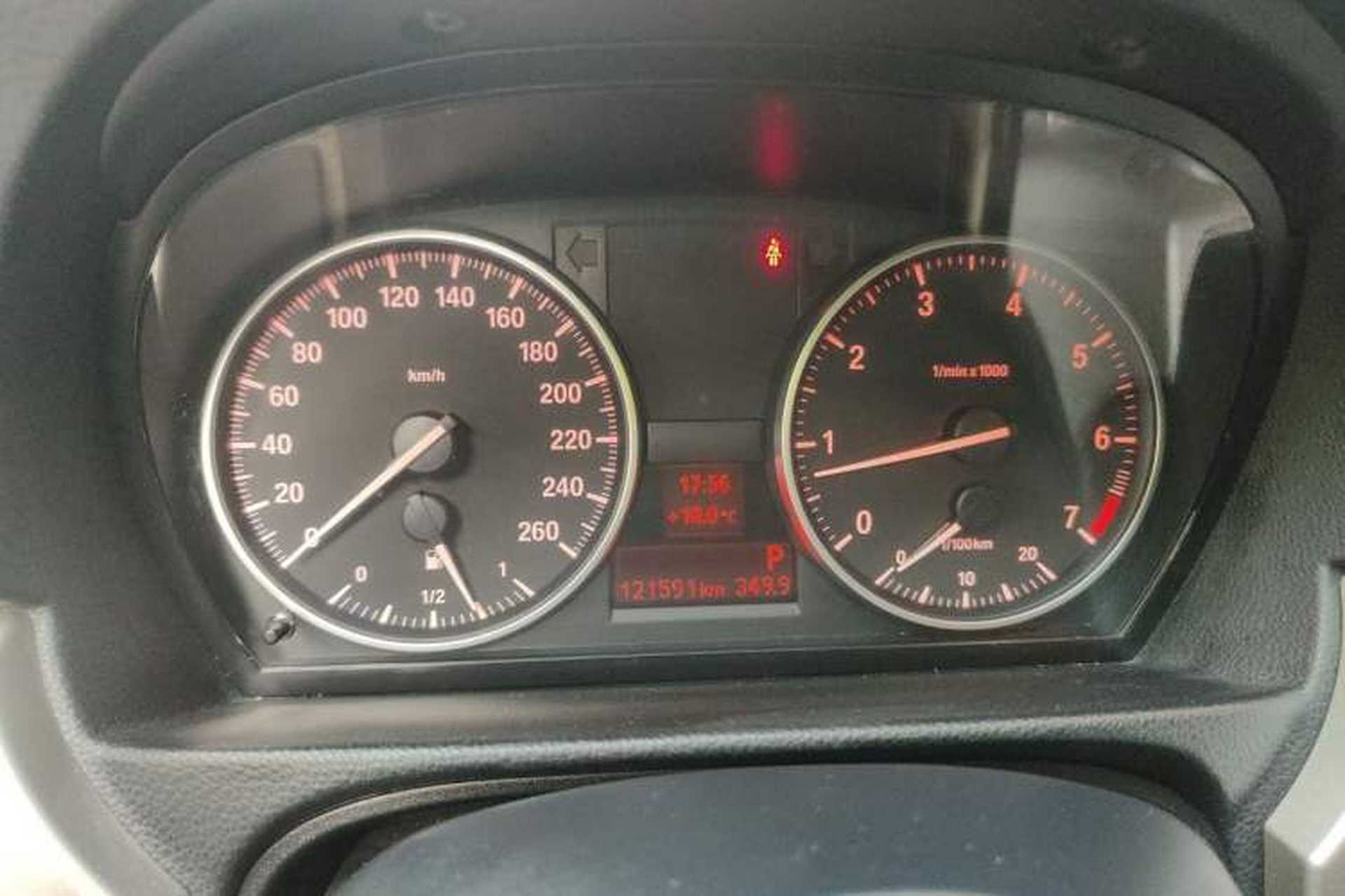 Used BMW 3 Series 2010 320i Luxury Model Instrument Cluster