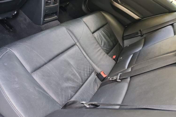 Used BMW 3 Series 2010 320i Luxury Model Left Rear Seat