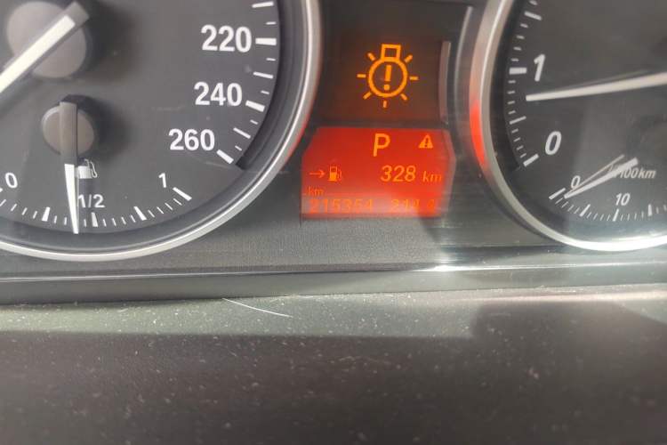 Used BMW 3 Series 2010 325i Luxury Model Odometer Close Up