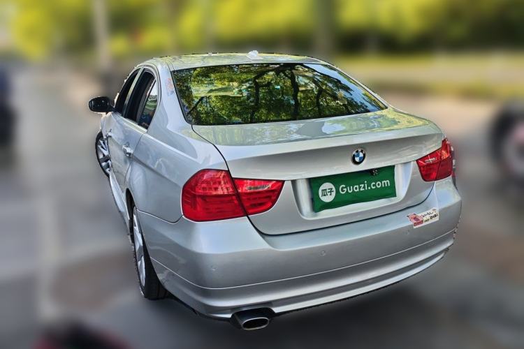 Used BMW 3 Series 2010 320i Luxury Model Rear Left 45 Deg