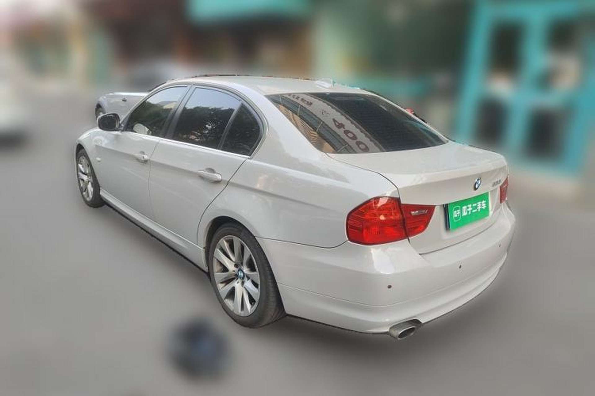Used BMW 3 Series 2010 320i Luxury Model Rear Left 45 Deg