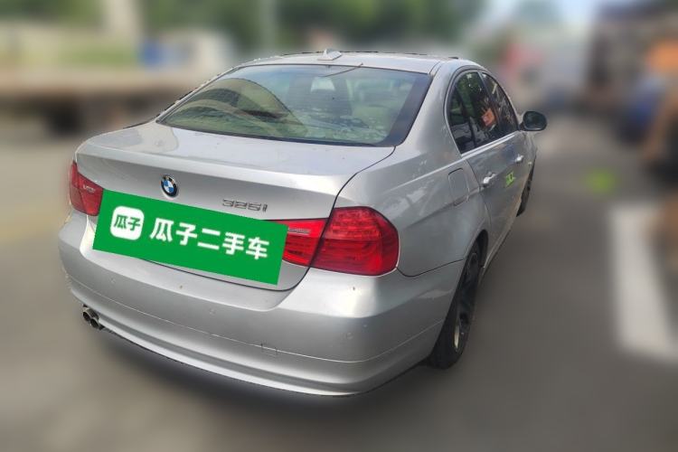 Used BMW 3 Series 2010 325i Luxury Model Rear Right 45 Deg