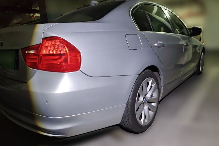 Used BMW 3 Series 2010 320i Luxury Model Rear Right 45 Deg
