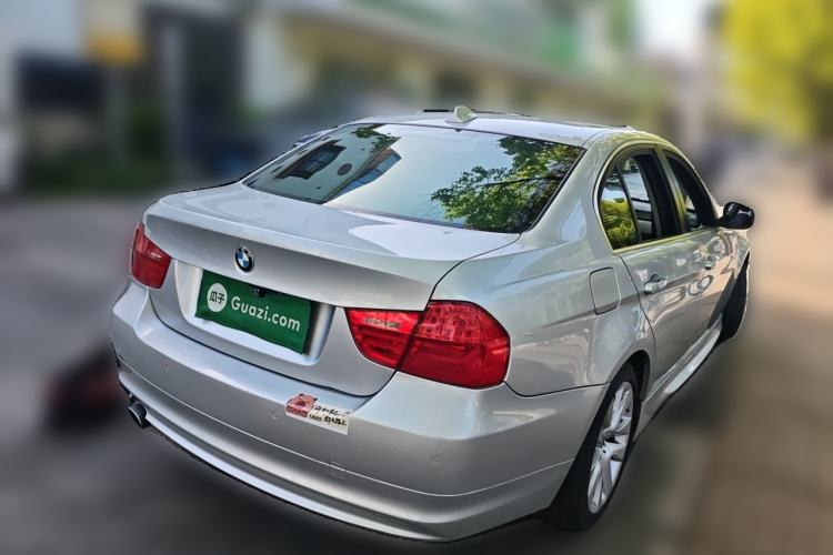 Used BMW 3 Series 2010 320i Luxury Model Rear Right 45 Deg