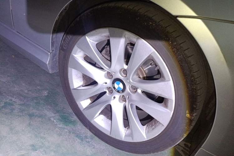 Used BMW 3 Series 2010 320i Luxury Model Right Front Wheel Hub