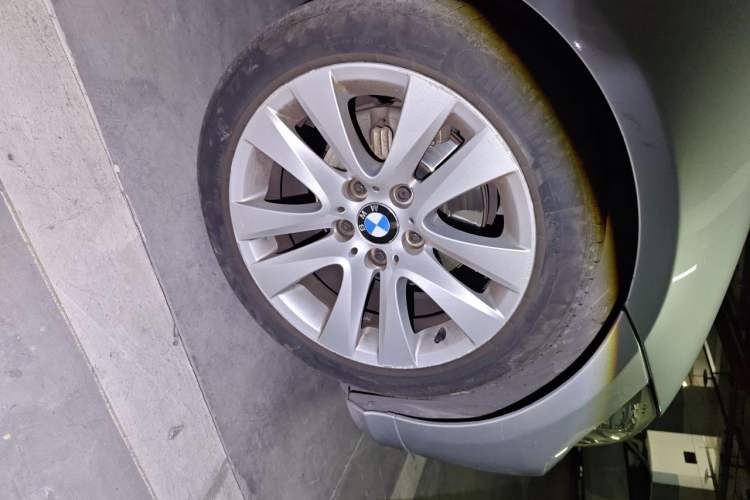 Used BMW 3 Series 2010 320i Luxury Model Right Front Wheel Hub