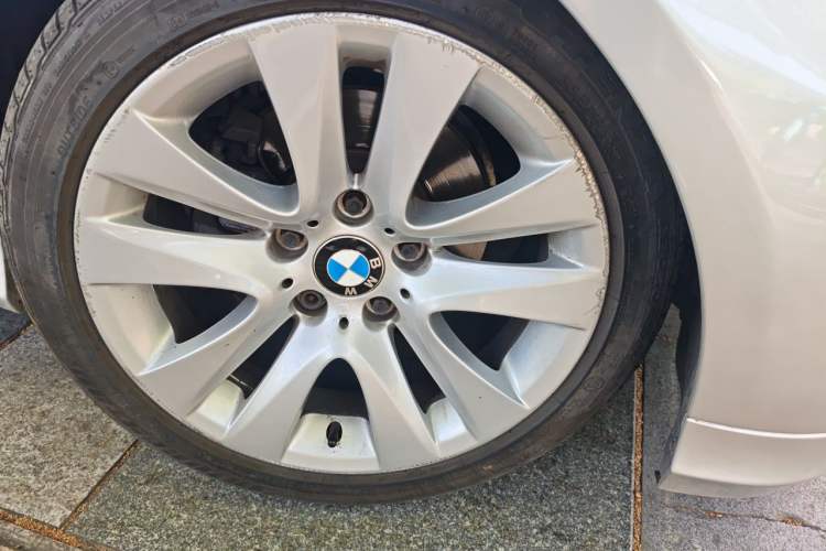 Used BMW 3 Series 2010 320i Luxury Model Right Front Wheel Hub