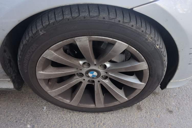 Used BMW 3 Series 2010 325i Sport Edition Right Front Wheel Hub