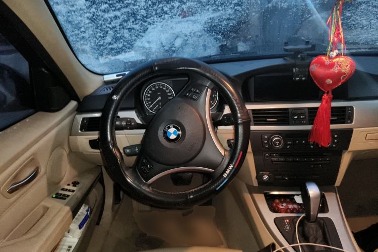 Used BMW 3 Series 2010 320i Luxury Model Steering Wheel