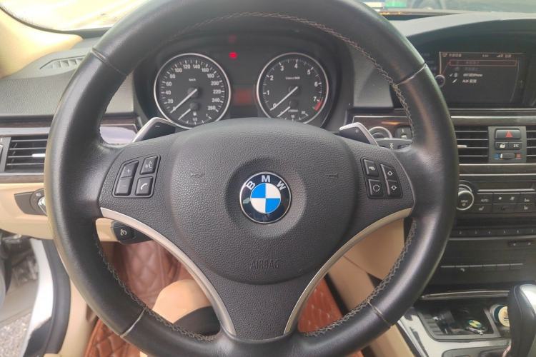 Used BMW 3 Series 2010 325i Luxury Model Steering Wheel