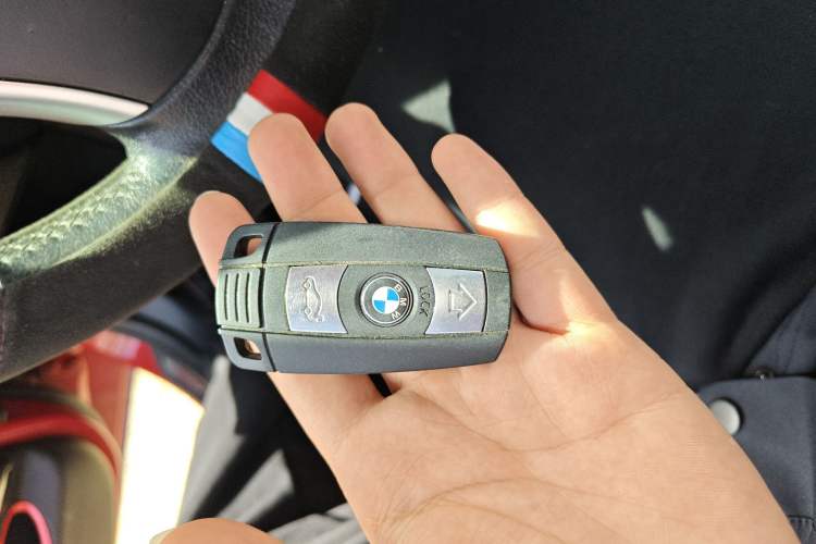 Used BMW 3 Series 2010 325i Sport Edition Vehicle Key