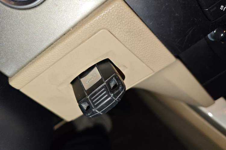 Used BMW 3 Series 2010 320i Luxury Model Vehicle Key