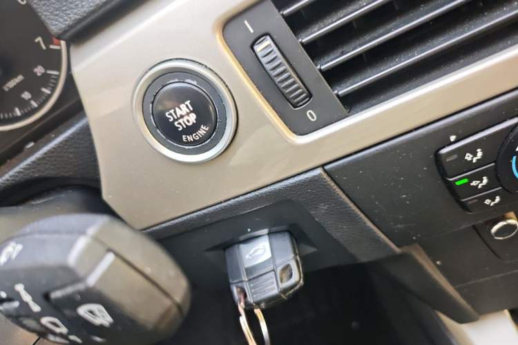 Used BMW 3 Series 2010 320i Luxury Model Vehicle Key