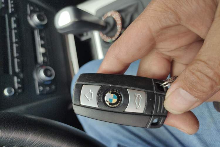 Used BMW 3 Series 2010 318i Leading Model Vehicle Key